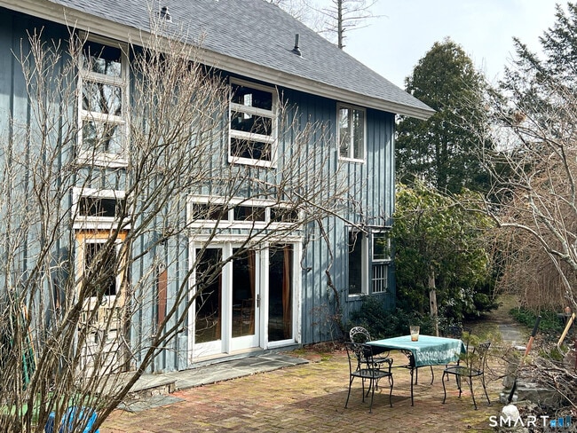 Building Photo - 32 West Ave