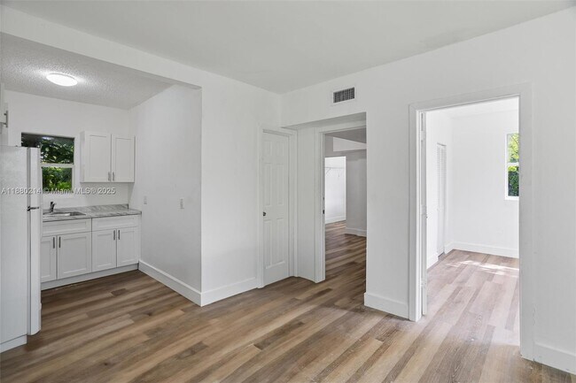 Building Photo - 1601 NW 50th St