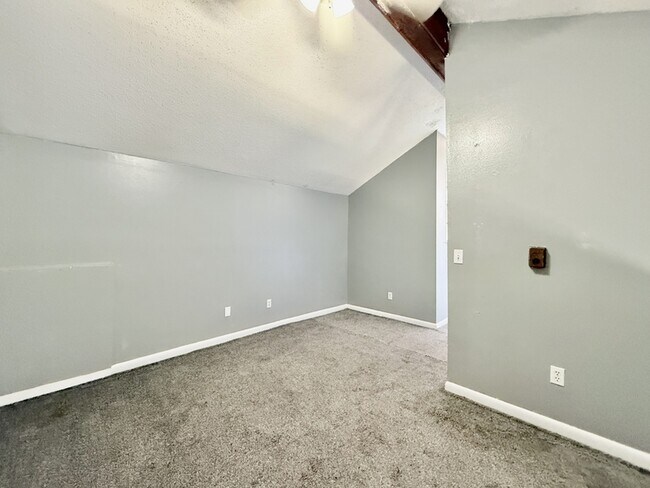 Building Photo - 4819 Puritan Cir