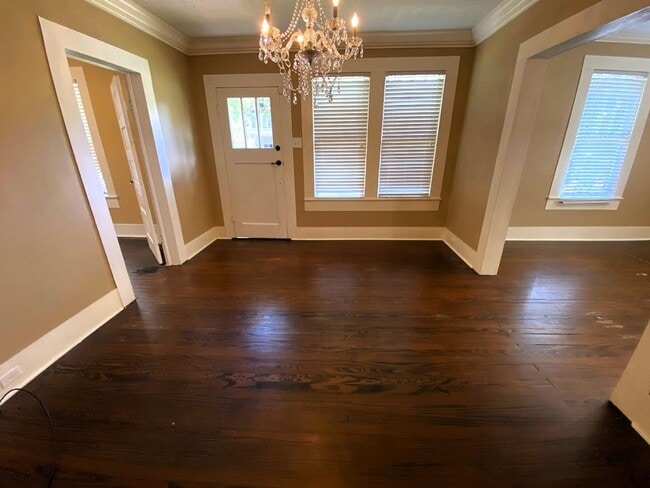 Building Photo - Adorable 2 bedroom house for rent in Downtown LC