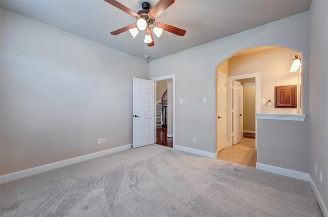 Building Photo - 10411 Winding Green Dr