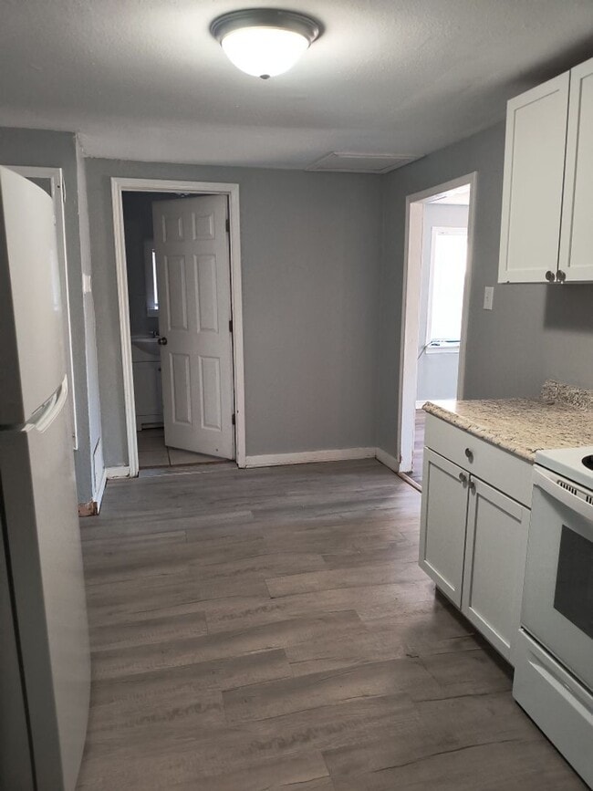 Building Photo - Affordable Remodeled 2 bedroom, 1 bathroom home COMING SOON!