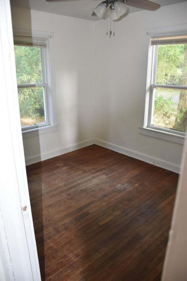 Building Photo - 326 Dixie St