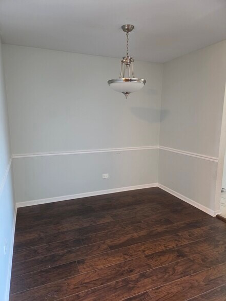 Building Photo - 7030 Park Lane Ct