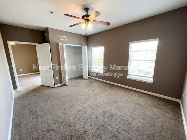 Building Photo - 8210 Green Parrot Rd