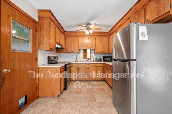 Building Photo - 7673 Barclay Ave