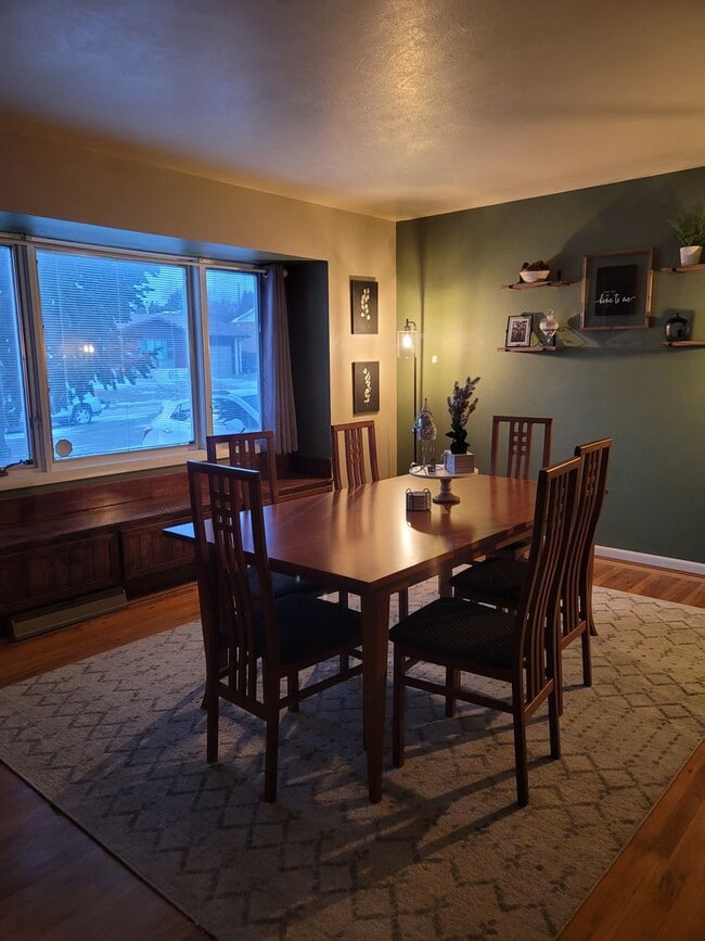 Building Photo - 6117 Shannon Ave