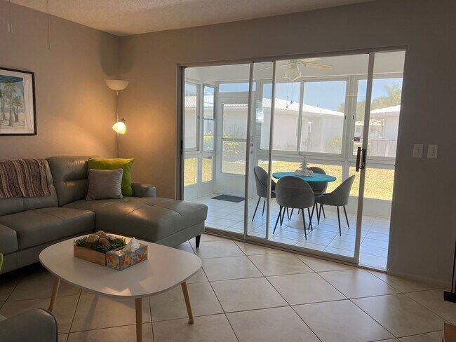 Building Photo - 2BR/2BA Single Family Detached Villa