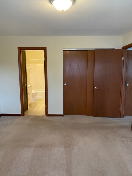 Building Photo - 4523 Croftshire Dr