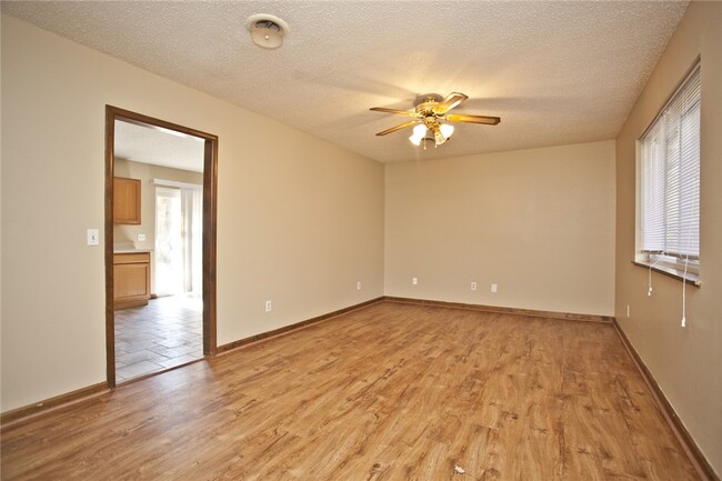 Building Photo - 311 Willow Ave