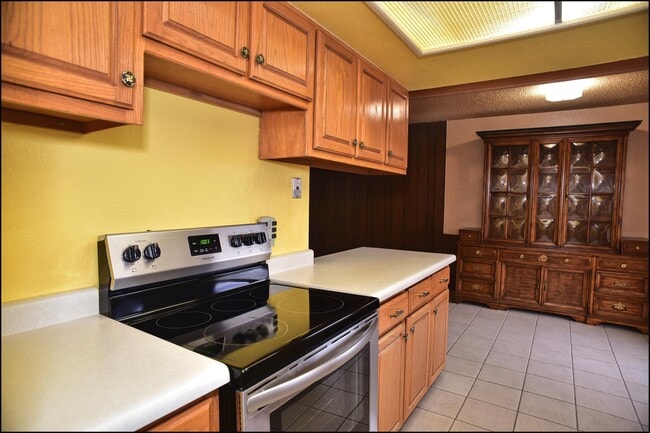Building Photo - 6700 Escondido Dr