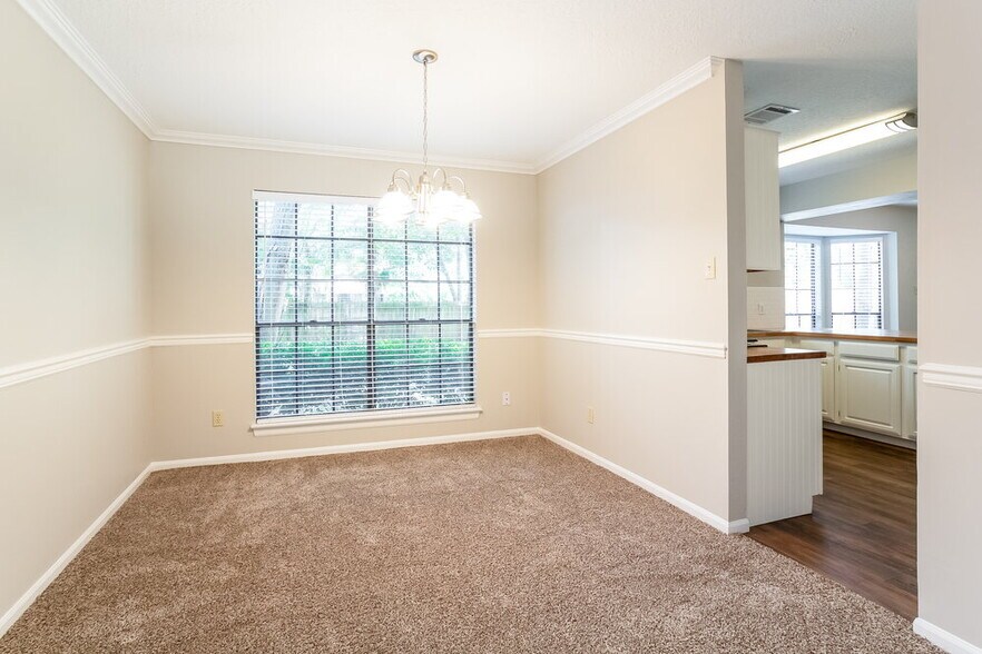 Building Photo - 2607 Hidden Garden Dr