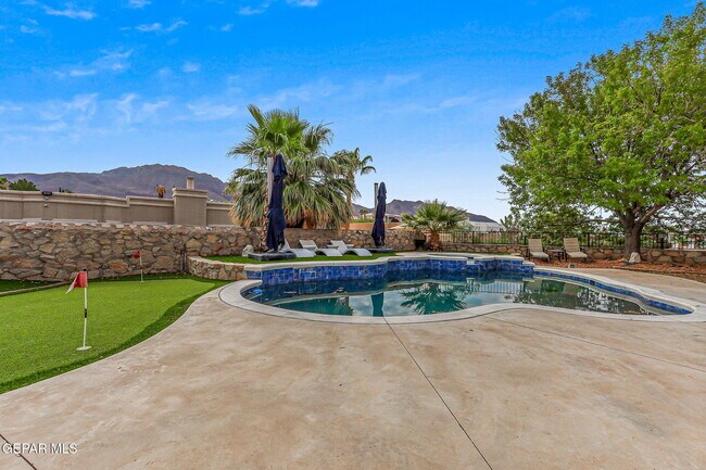 Building Photo - 6528 Calle Placido Dr