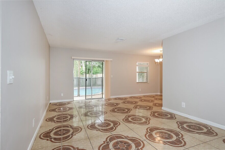 Building Photo - 1162 Fernlea Dr