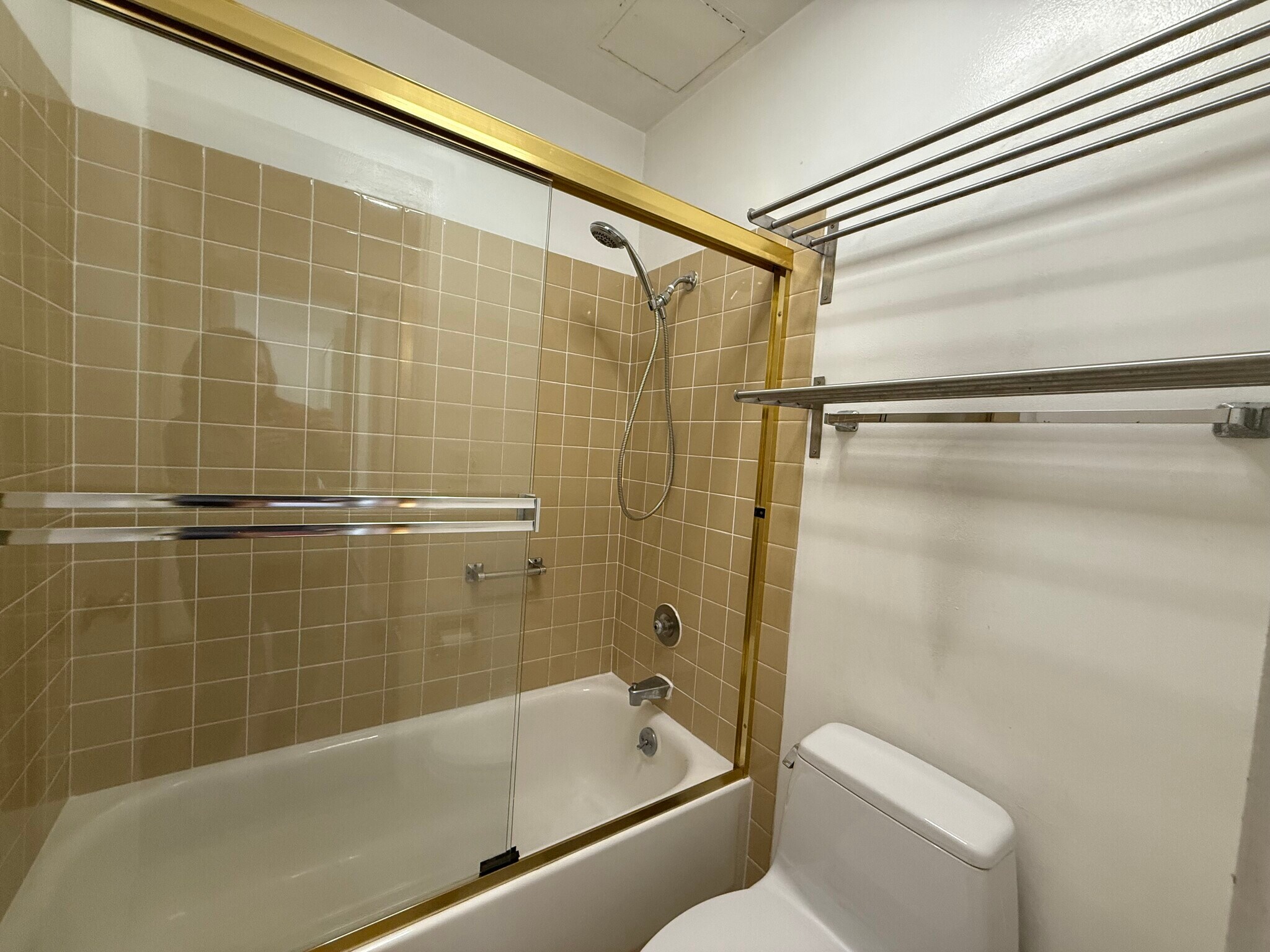 Building Photo - 4 Admiral Dr