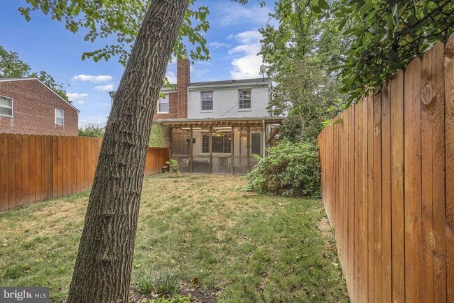 Building Photo - 2813 Mosby St