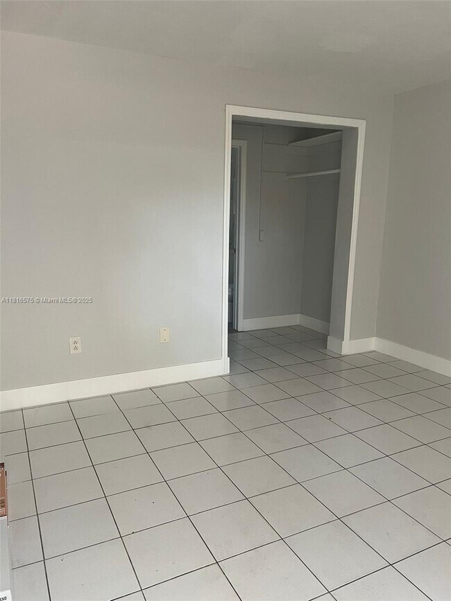 Building Photo - 1275 NW 60th St