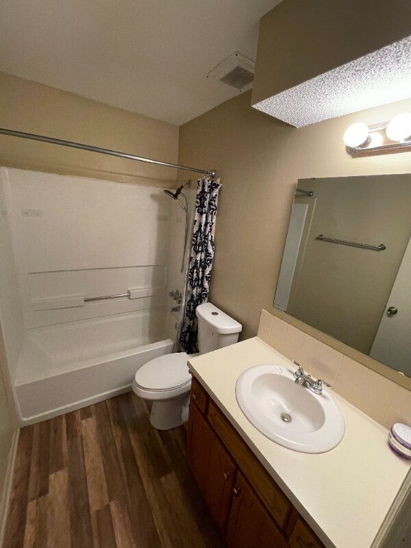 Building Photo - 847 Rosewood St