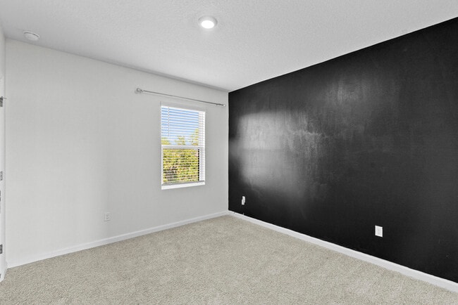 Building Photo - 6455 NW Castlebrook Ave