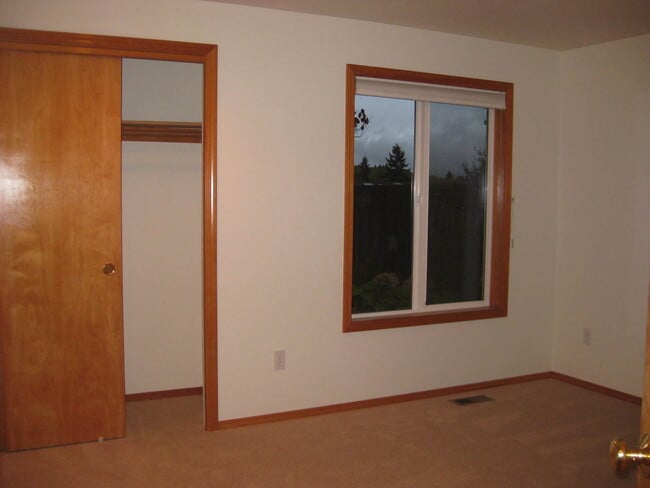 Building Photo - Beautiful 3 Bedroom 2 Bath Located in SW Corvallis!