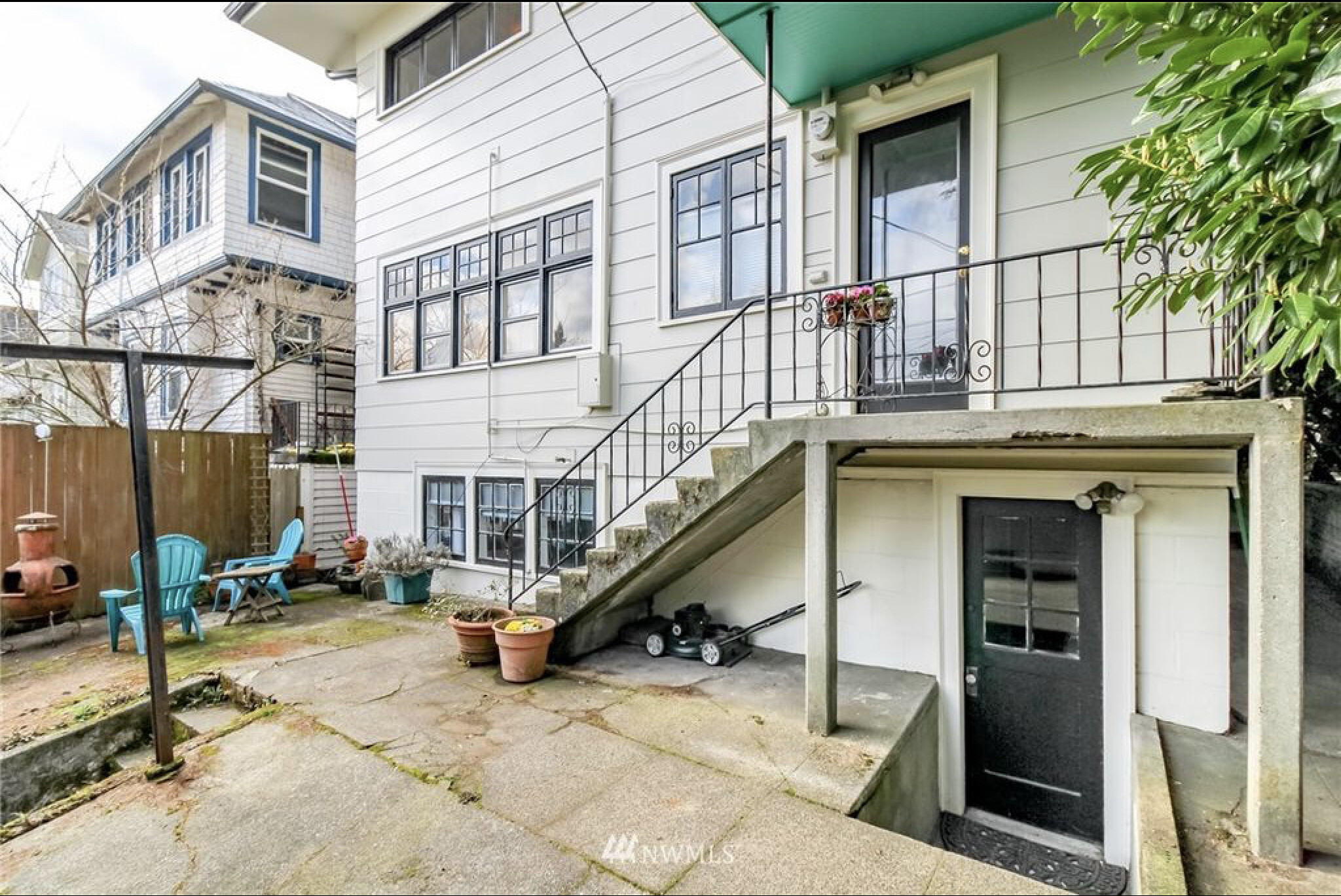 Building Photo - 5042 18th Ave NE