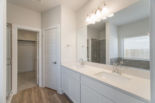 Building Photo - 10627 Whitejacket