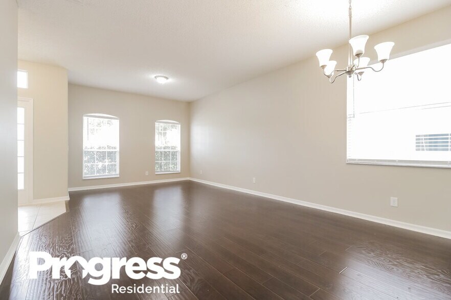 Building Photo - 14742 Stonebriar Way
