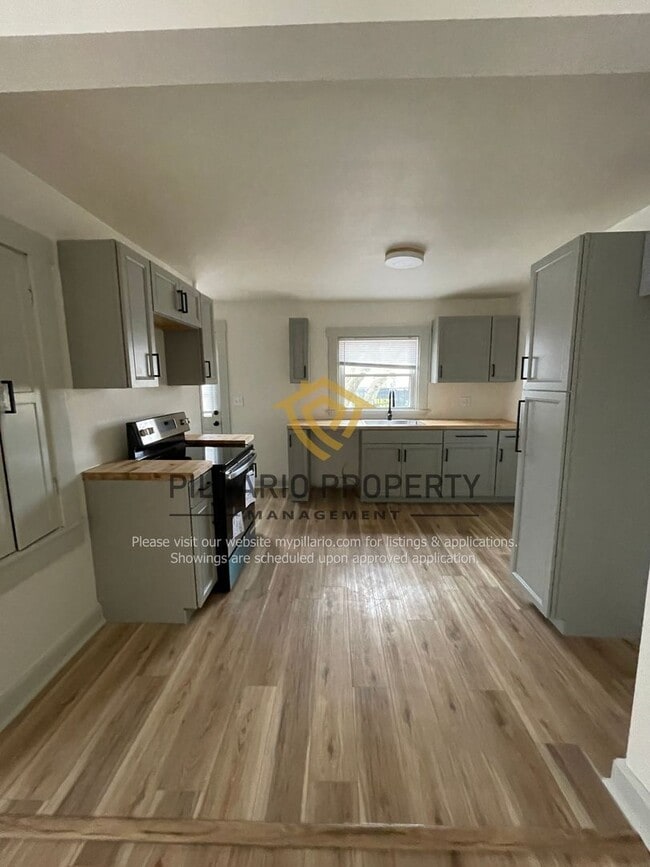 Building Photo - Renovated 3 Bedroom Home in Tuxedo Park, Available NOW!