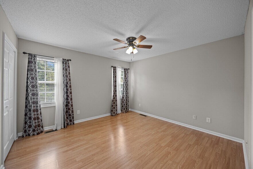 Building Photo - 3809 E Vancroft Cir