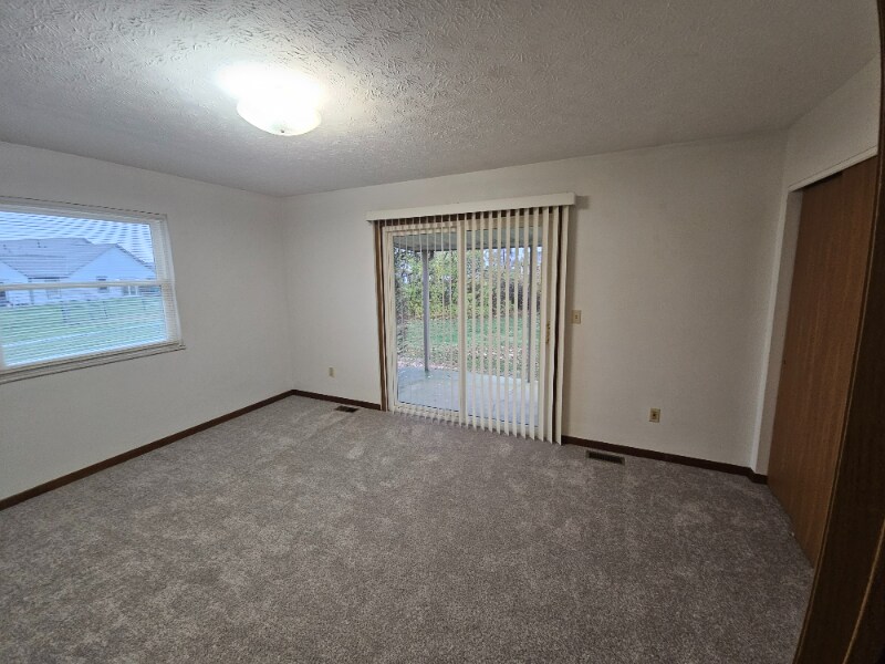 Building Photo - 1555 Vista Ridge Dr