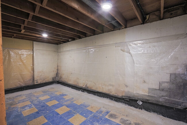 Building Photo - 3 Bedroom Rosedale MD