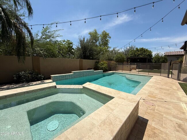 Building Photo - 2307 E Mahogany Pl
