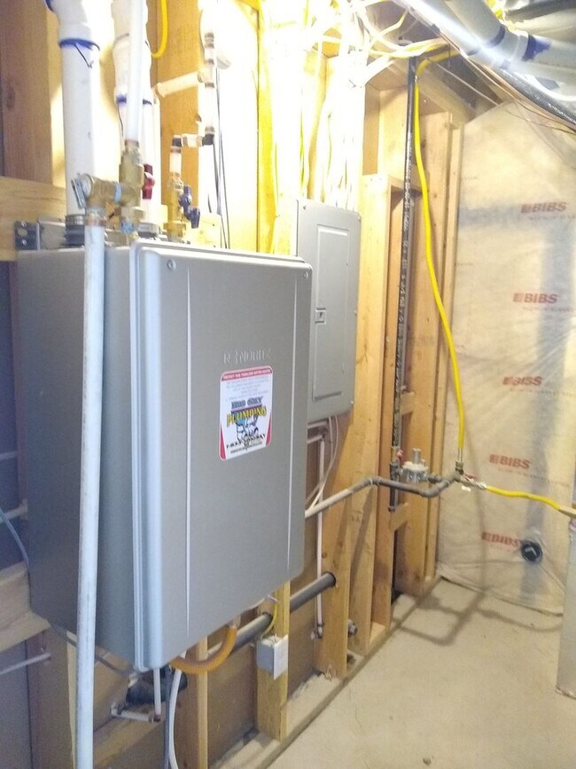 Building Photo - Bluffdale Townhouse Rental in Bringhurst S...