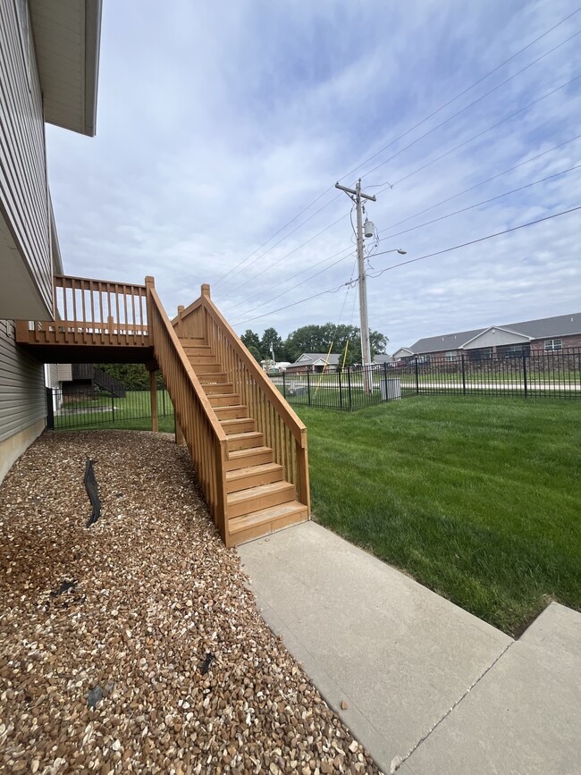 Building Photo - 455 Ash Ct