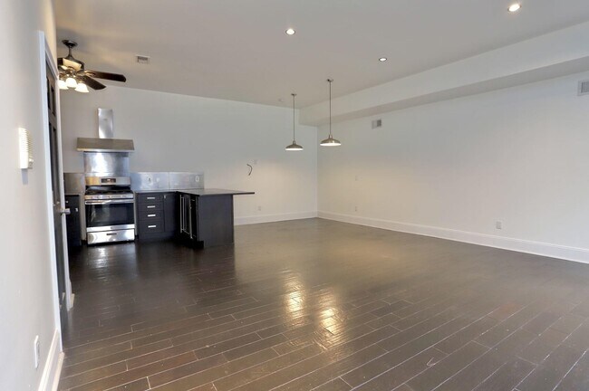 Building Photo - 115 Sherman Ave