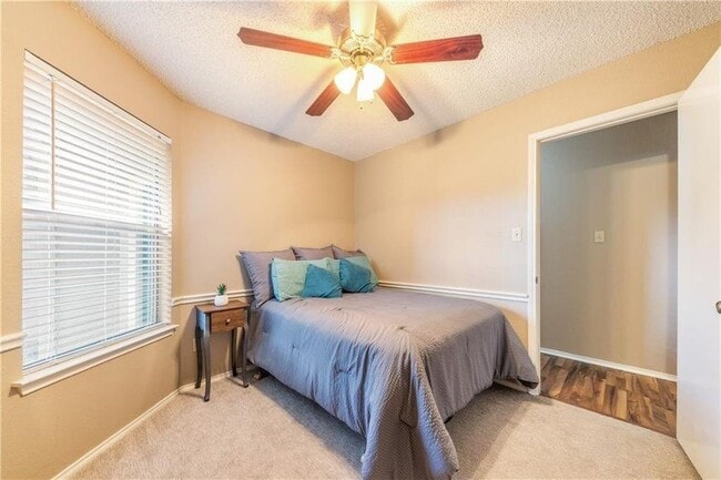 Building Photo - 3010 Red Bay Dr