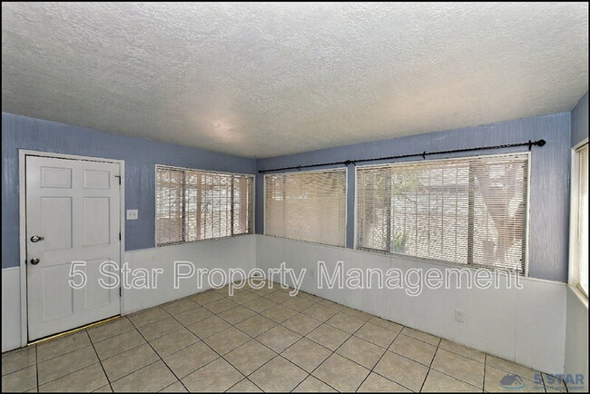 Building Photo - 5613 Creston Ave