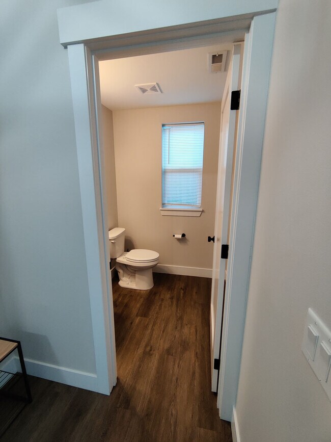 Building Photo - 1205 Fuller St