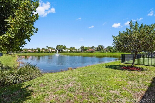 Building Photo - 1826 Lake Cove Dr