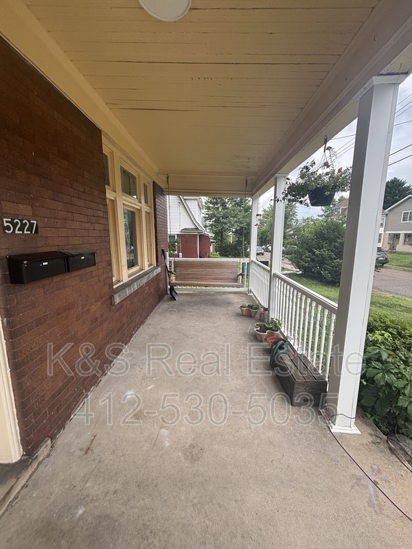 Building Photo - 5227 Clarwin Ave