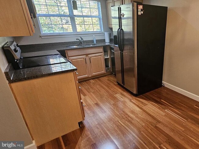 Building Photo - 12012 Golf Ridge Ct