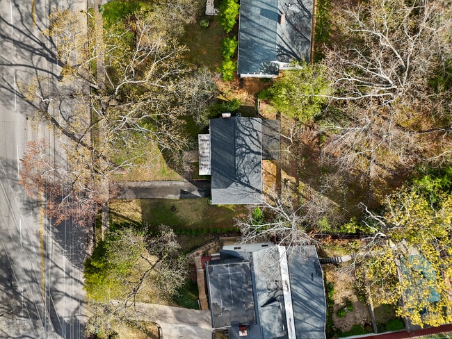 Building Photo - 1504 Hixson Pike