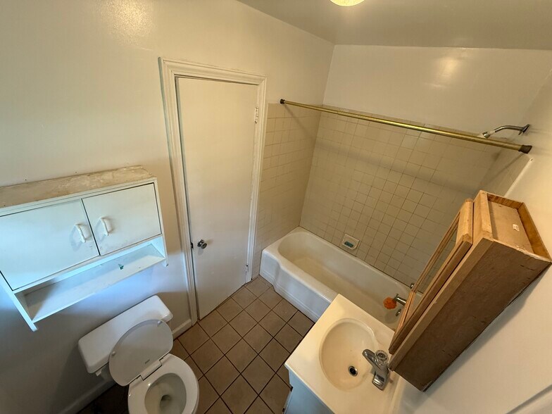 Building Photo - 325 Welcome Ave