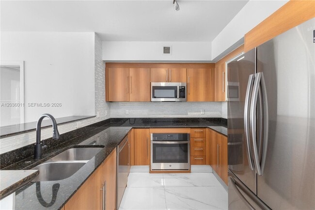 Building Photo - 325 S Biscayne Blvd