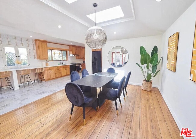 Building Photo - 1522 Pandora Ave