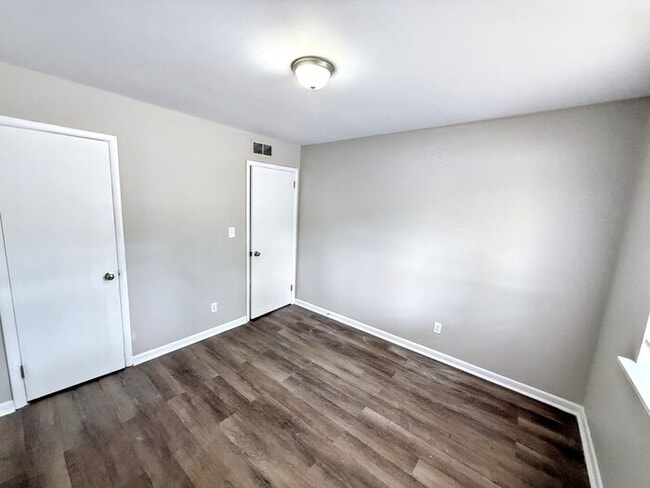 Building Photo - 7740 Rugby Ave