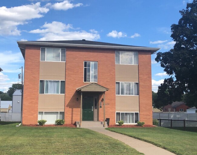 Primary Photo - 1136 5th St