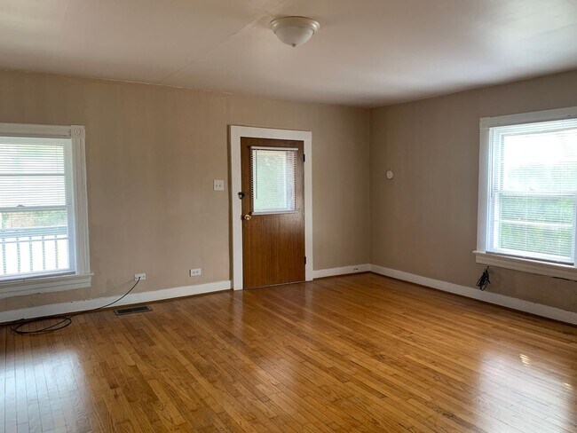 Building Photo - 4598 S Amherst Hwy