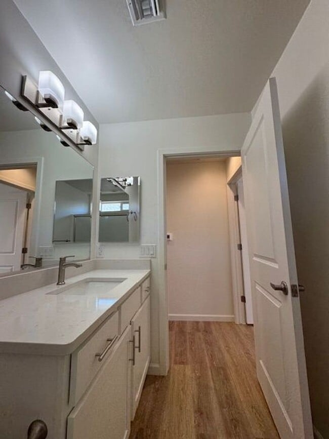 Building Photo - 2429 S Clovis Place-