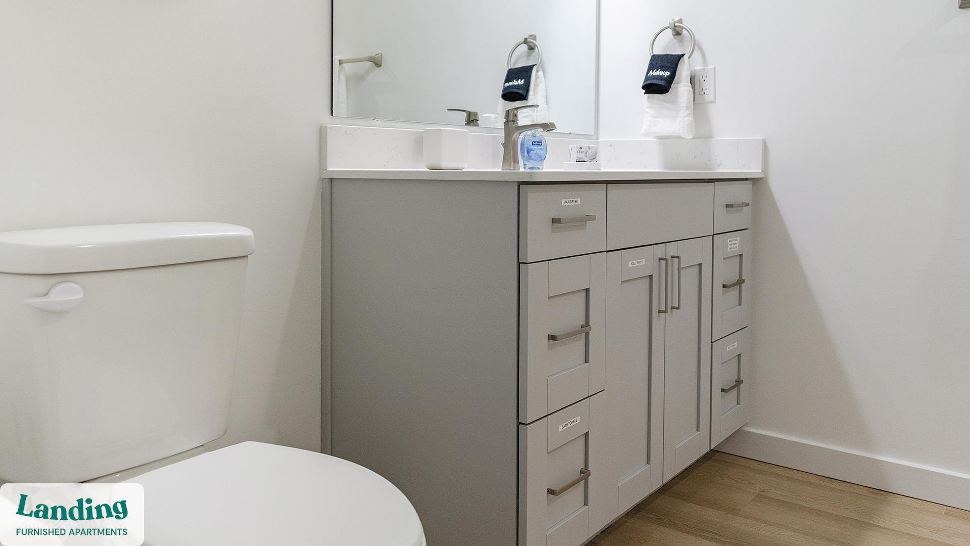 Building Photo - 650 N Main St